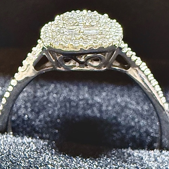 Zales White Gold Diamond Ring - Picture 6 of 11